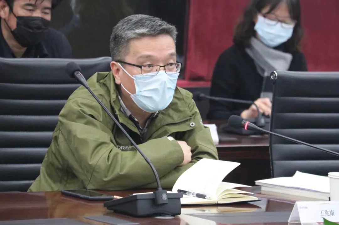 北京市东城区人大常委会党组成员,副主任 王兆康王兆康肯定了第一资产