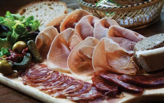 「 冷切肉拼盘 」自助餐台它为何独霸一方?