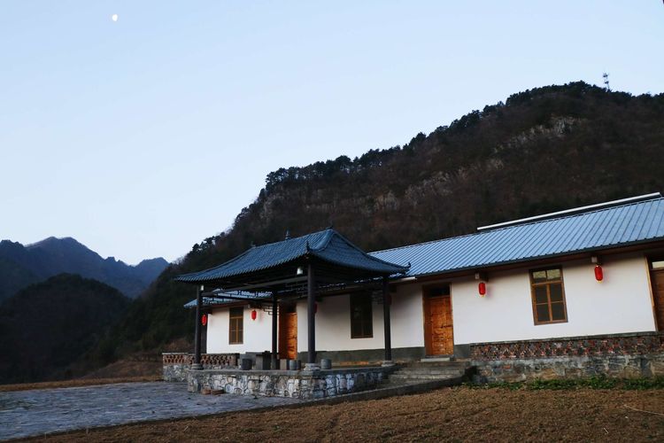 旬阳:春到羊山