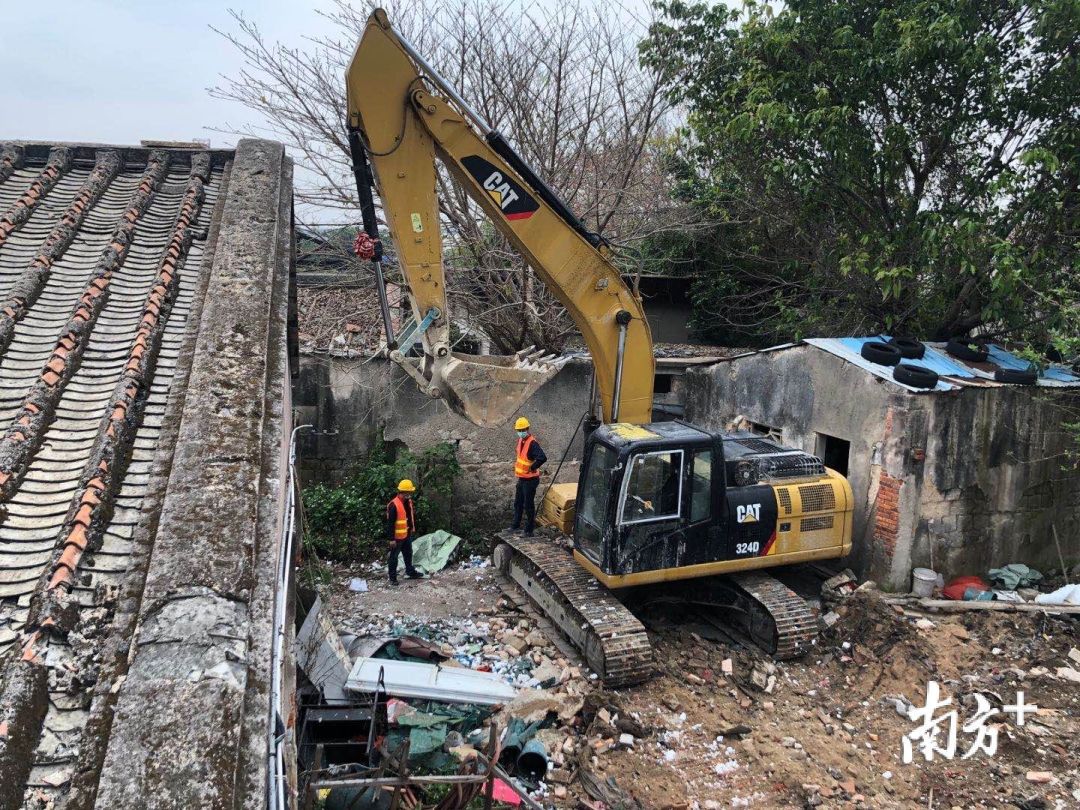 打造汕头南岸城市会客厅礐石大桥南岸片区清拆打响头炮