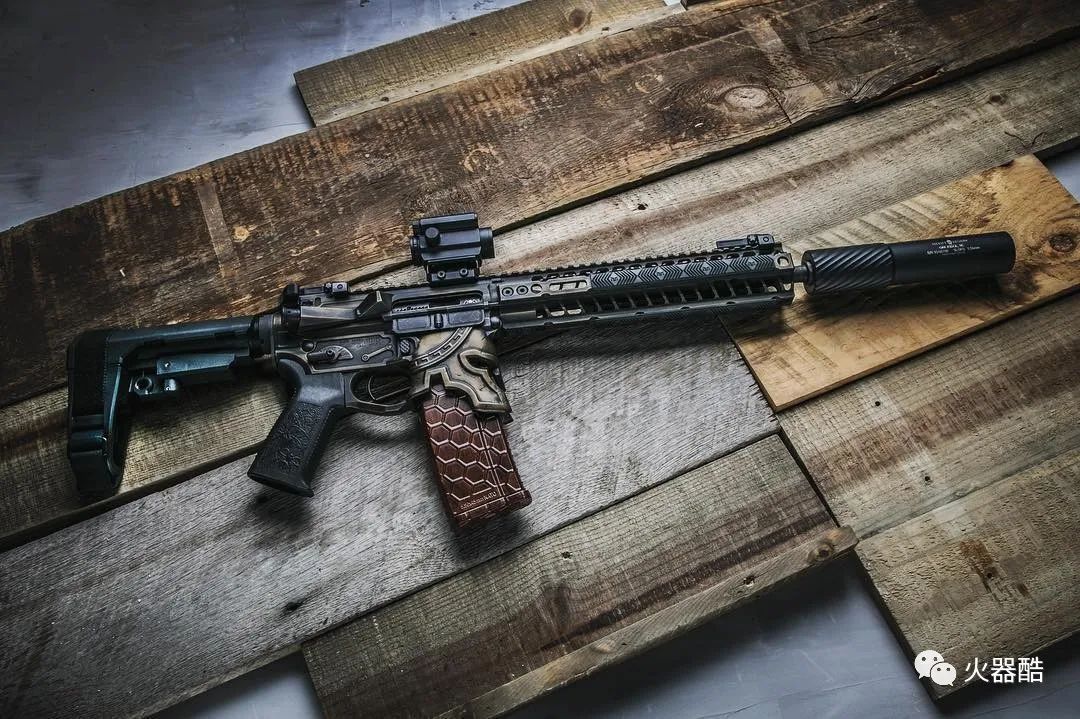 【枪械梦幻改装摄影美图】大家都上过文艺美学课吗?