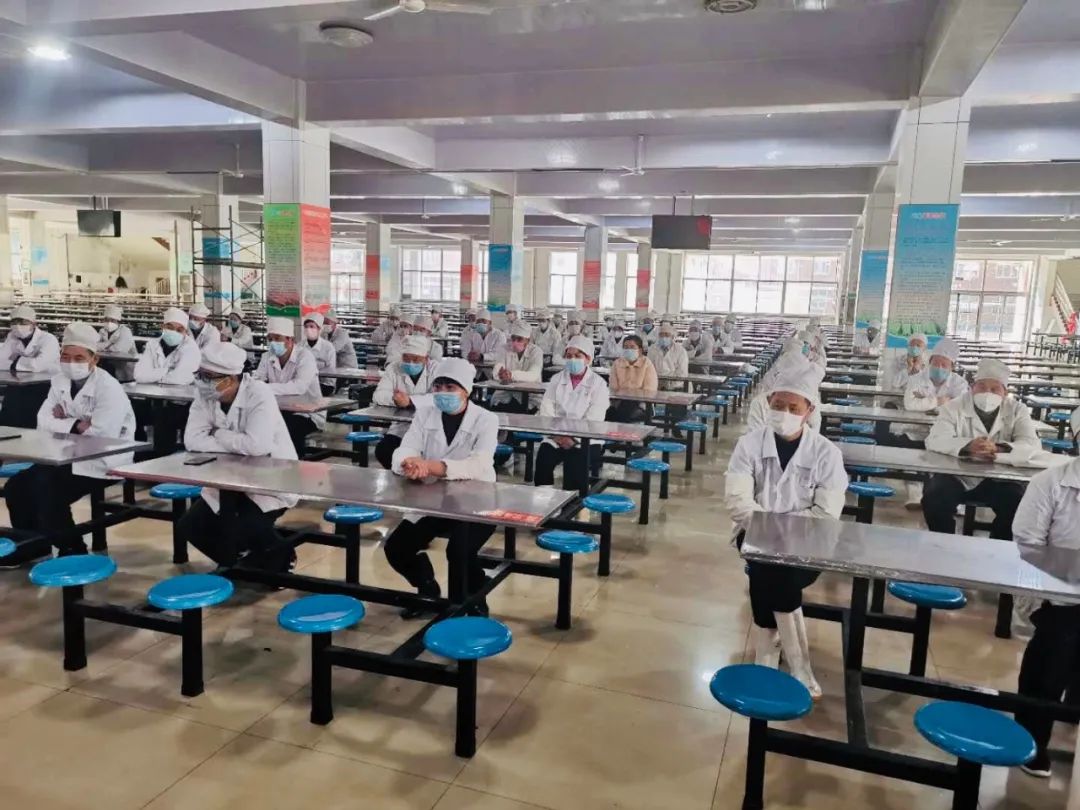 广饶一中二校区食堂进行开学前业务培训