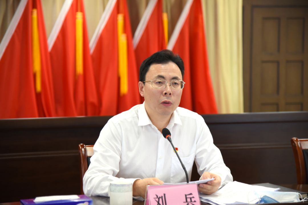 恩平市委副书记,市长刘兵讲话恩平市委副书记,政法委书记何焕仍主持