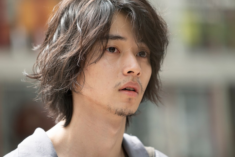 《在世界中心呼唤爱》导演行定勋执导,宽一郎,伊藤