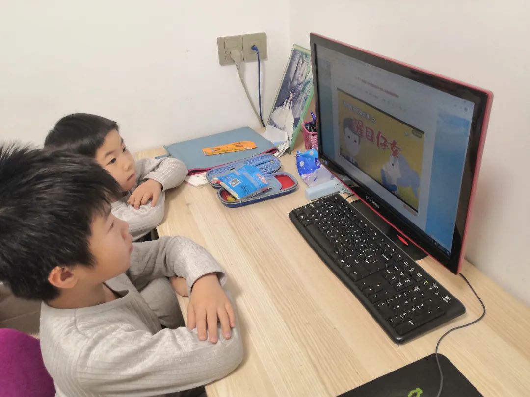 关爱孩童守护成长横岗小学预防未成年人性侵害网络课程学习