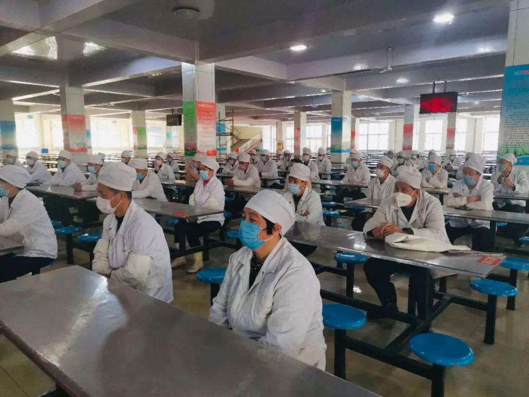 广饶一中二校区食堂进行开学前业务培训