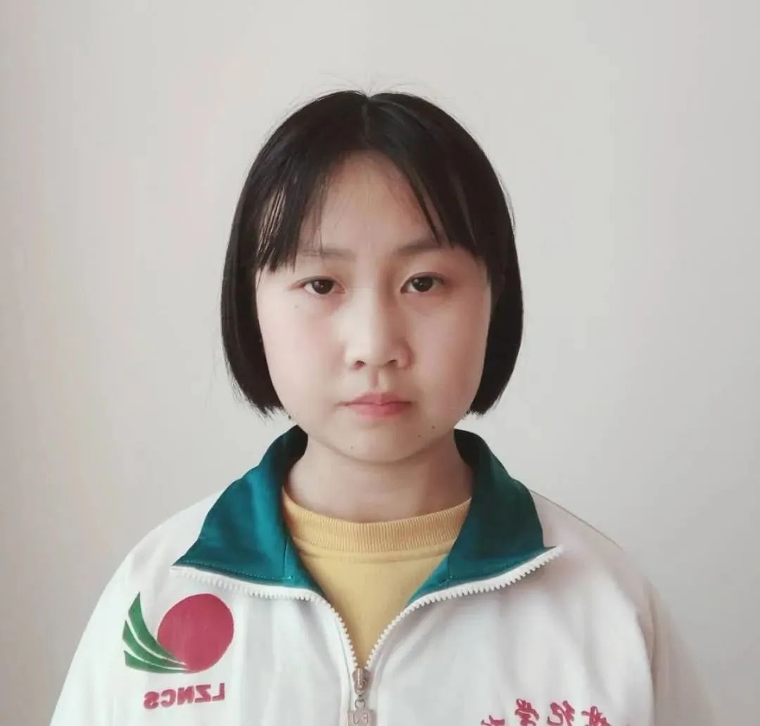 同屏共振阳春三月云表彰八年级期中考试光荣榜