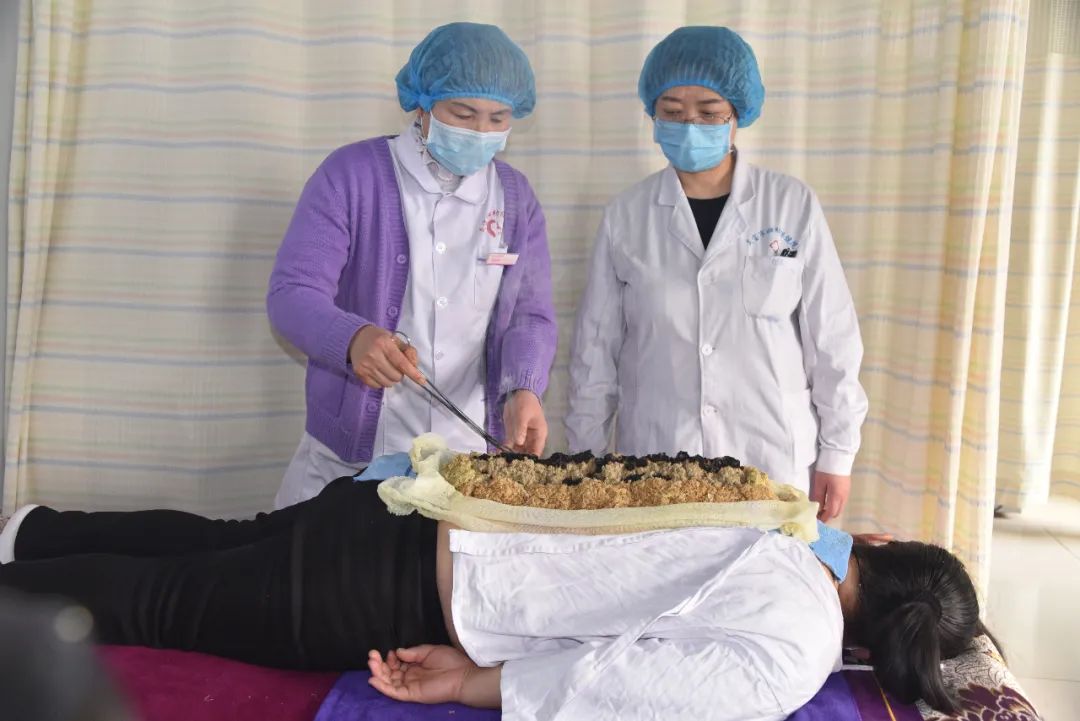 灵妇幼健康腰酸背痛头痛失眠的你快来试试督脉灸