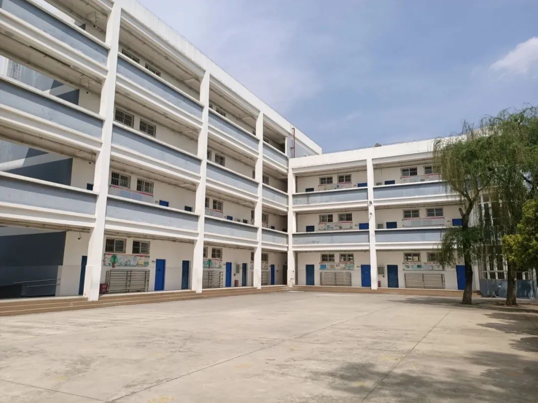 抗击疫情超长假期即将结束师生期待新学期