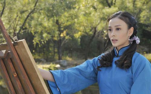 这一中共地下党员(代号"校花")的英雄形象,主要以三位年轻姑娘花妮儿