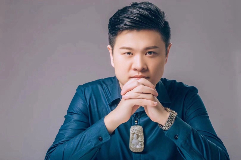 原创郑智勇窥见佛像玉雕至诚的艺术