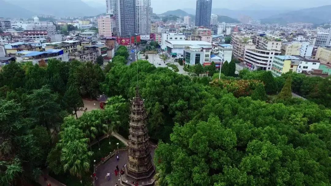 为了建设古田溪水电站,筑坝截流,不得不淹没了古田老县城和周边52个