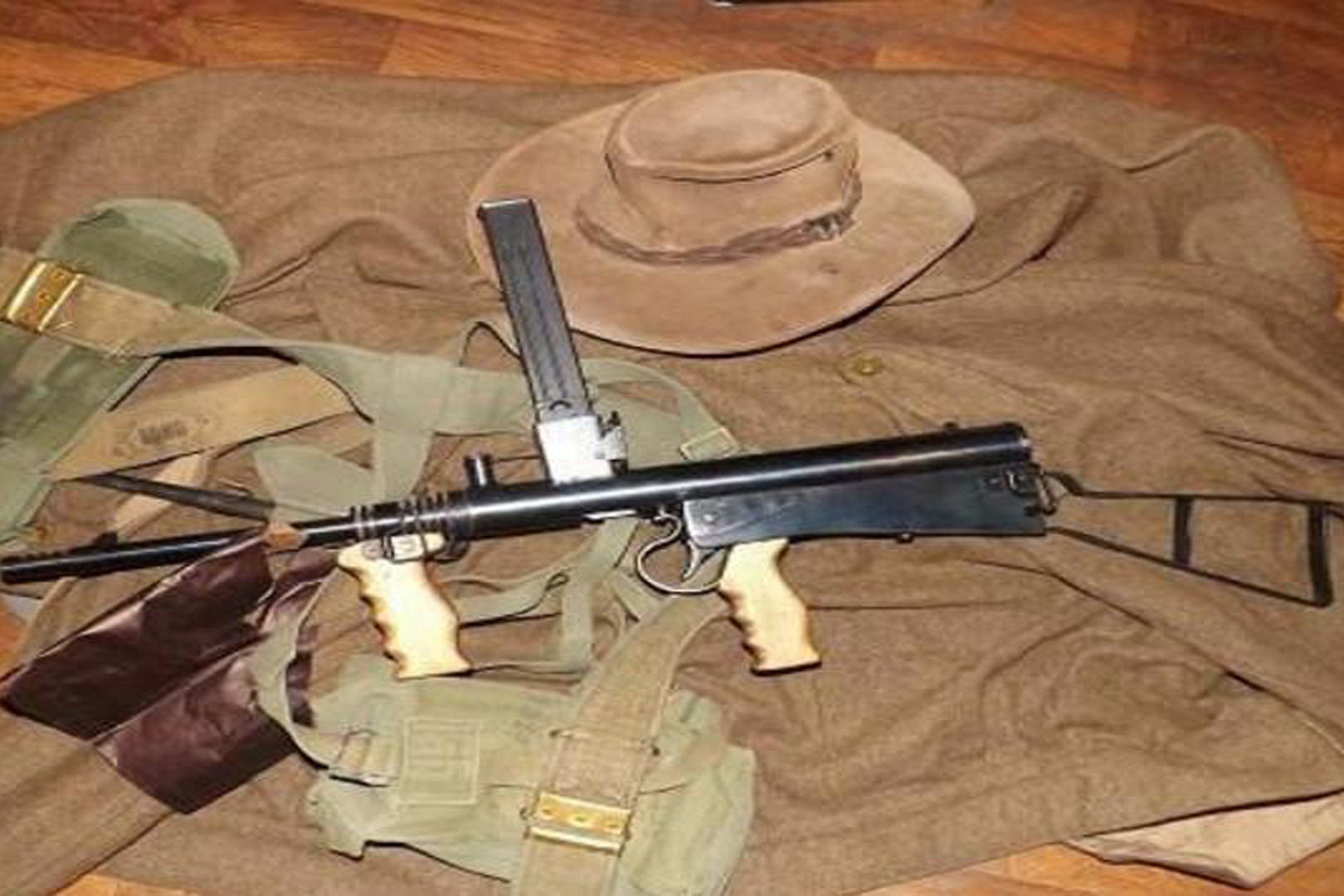 军事模型二战澳大利亚经典武器欧文冲锋枪