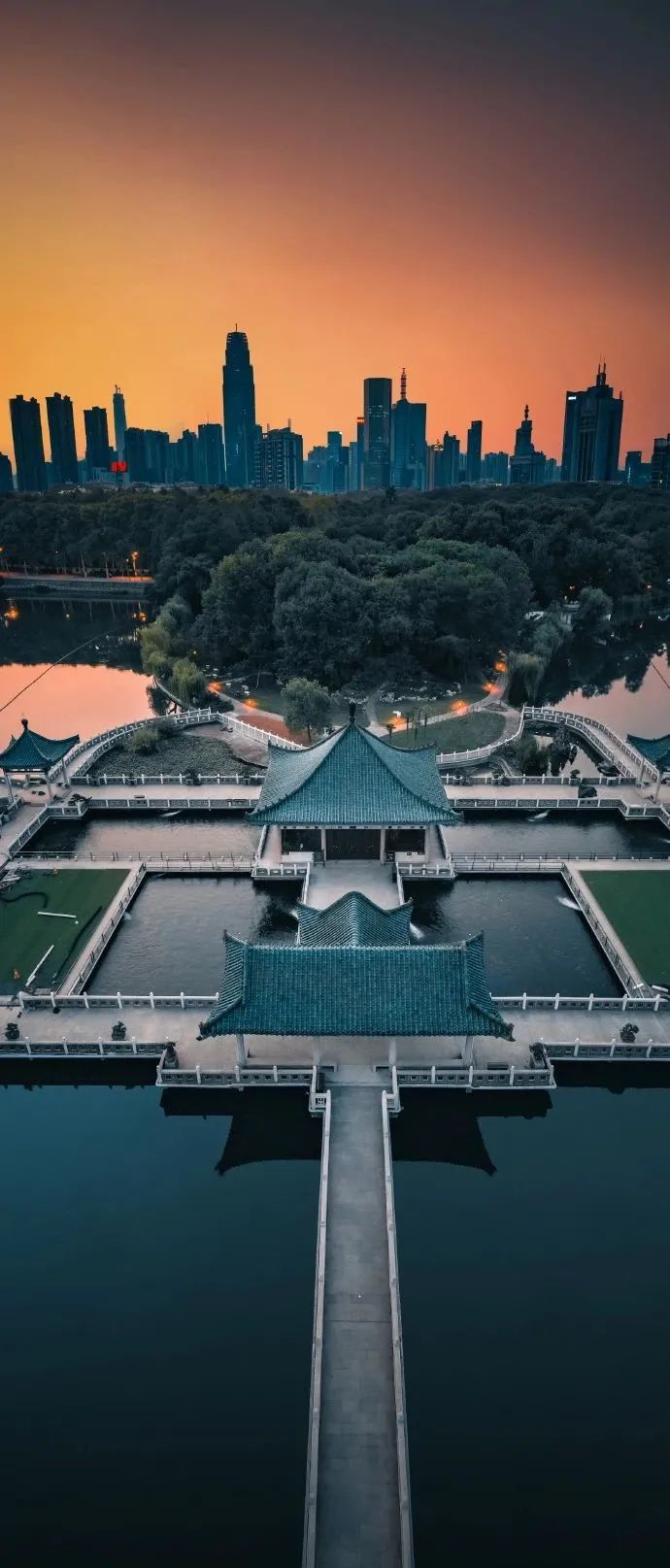  疫情前的武汉和疫情后的武汉哪个好(疫情比武汉严重)