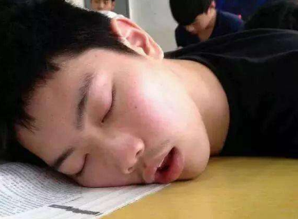 男生为何注册qq小号?多半为了干"3件事",女生:我信你个鬼