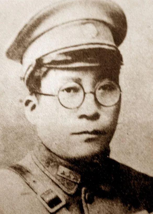 刘玉章,民国上将,警备司令,是陕西人(兴平)谢子长,陕北红军,一手创建