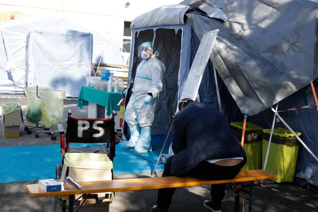 确诊35713,死亡近3000 重灾区半小时就有尸体下葬