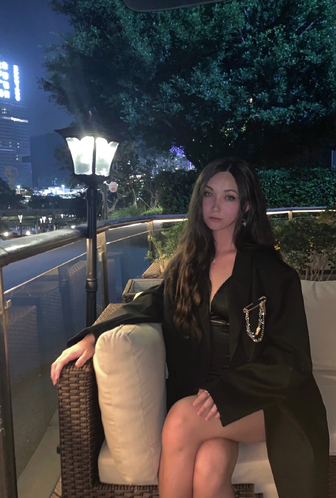 香奈儿辛普森的脚图片