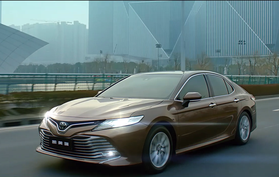从大叔变潮男第八代丰田凯美瑞从外到里的全面提升