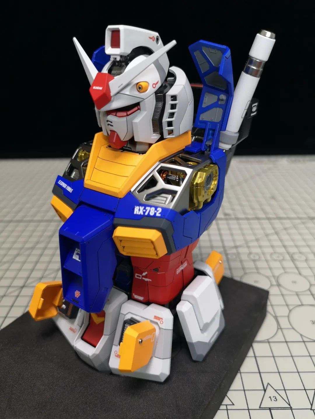 【佳作】pg 元祖,细致到舍不得装外甲_高达模型