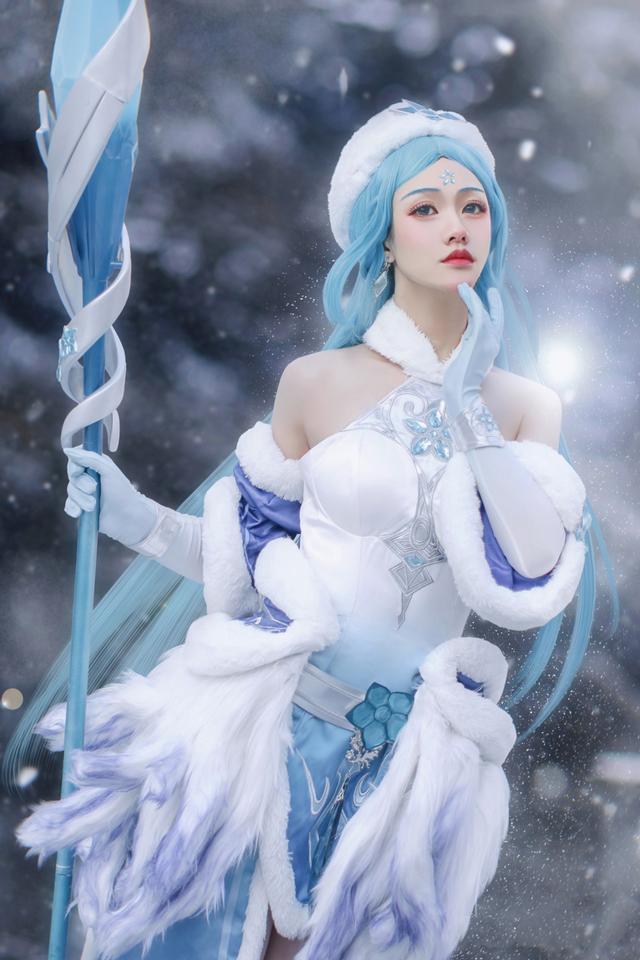 三组国人妹子cos的王者荣耀游戏角色王昭君造型不错哦