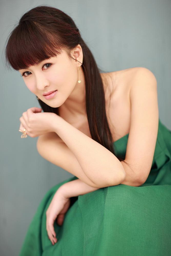 明星郑亦桐娱乐圈偶像演员清新优雅被誉为魅惑女神