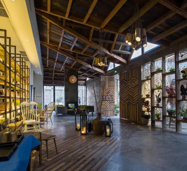 改造后的悦庭楠舍现有27间客房,有三人房,田景大床房,田景套房,spa房