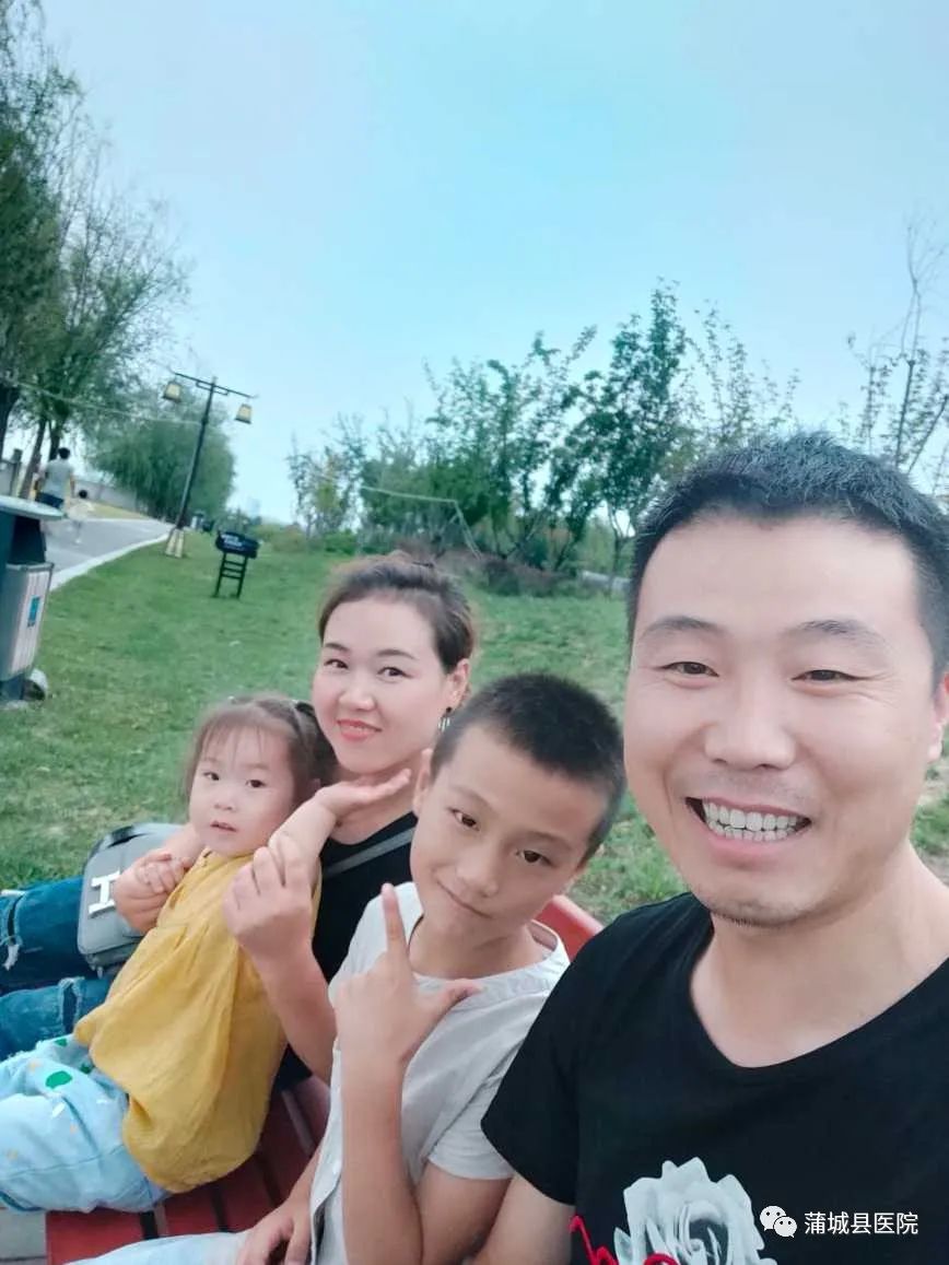 作者白鹤轩,蒲城县城南学校四年级三班学生,他得爸爸叫白正强,系蒲城
