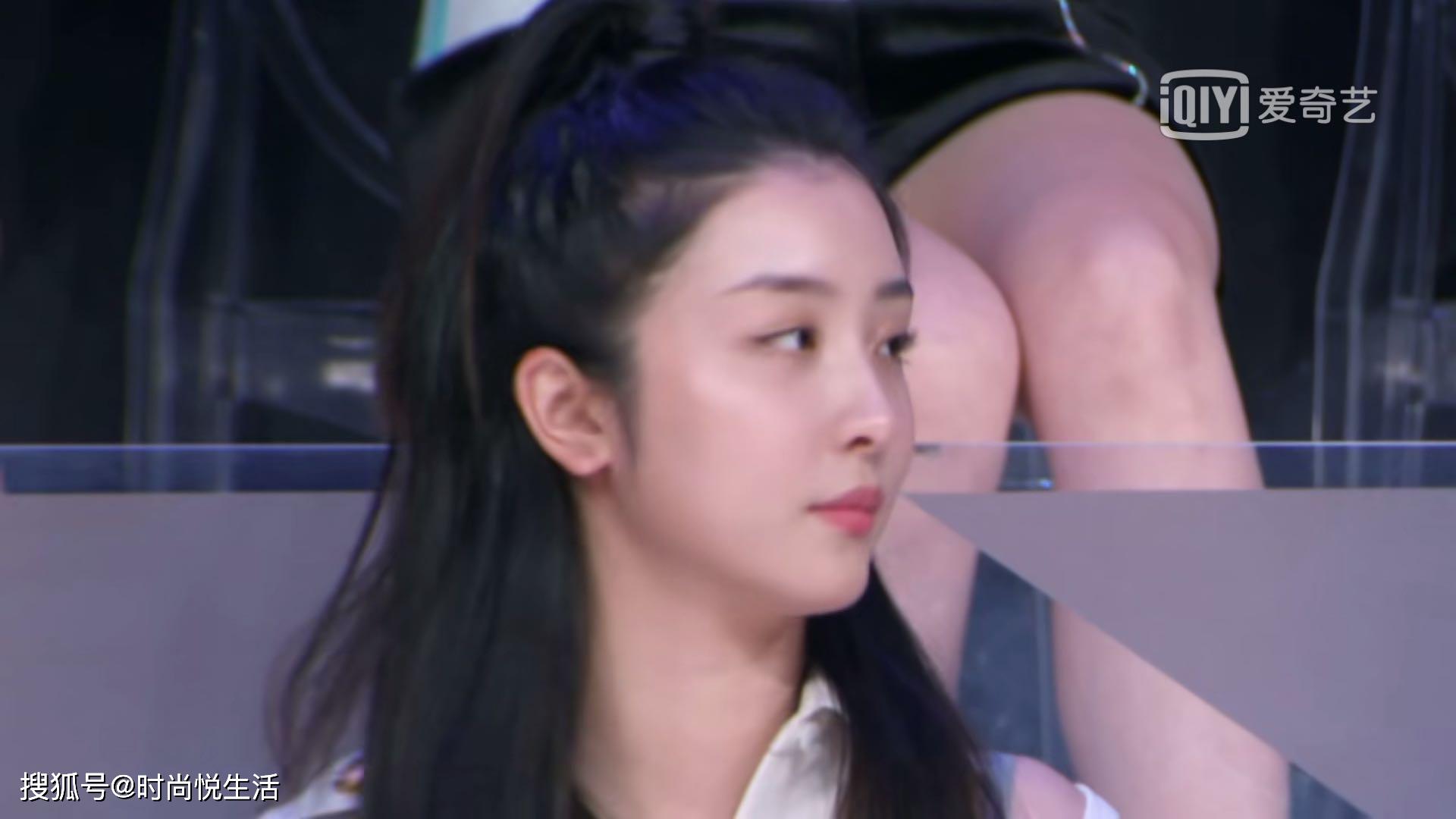 越看越喜欢,还自带笑点,和赵小棠之间的互动无时不刻戳中人的笑点