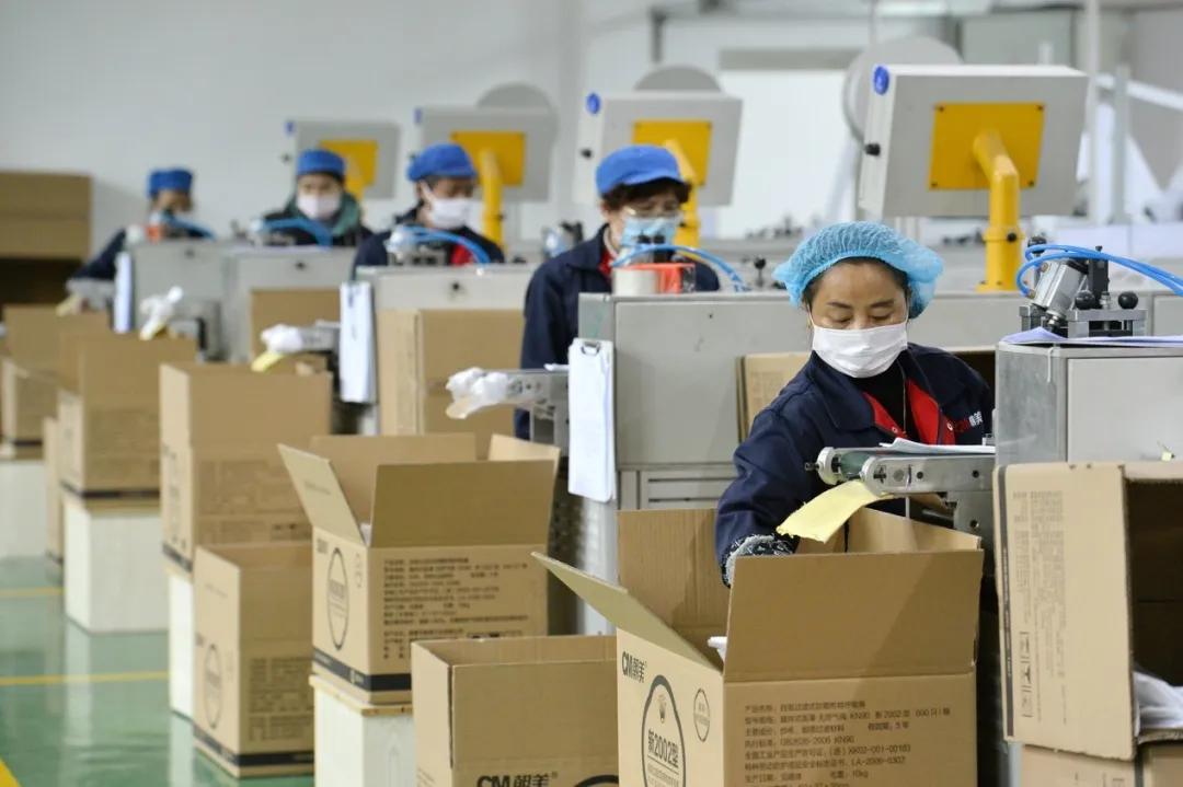 "疫情一天不结束,3倍工资就不结束"说这种霸气话的老板哪找的?_口罩