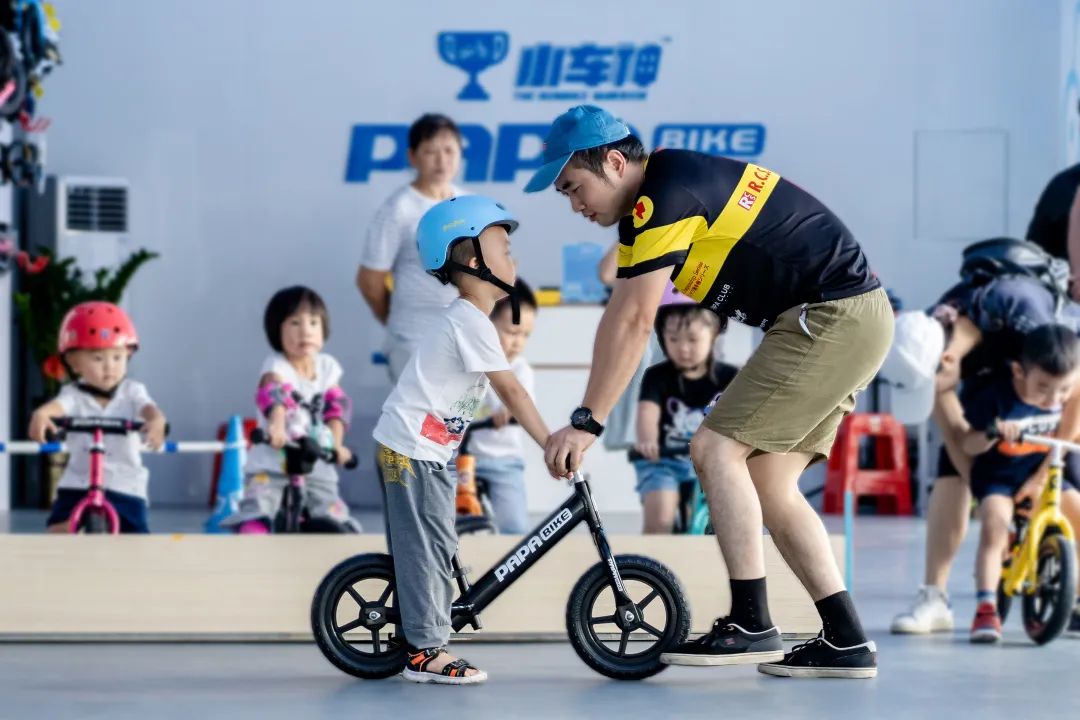 热烈祝贺花都papa儿童平衡车俱乐部入驻我园