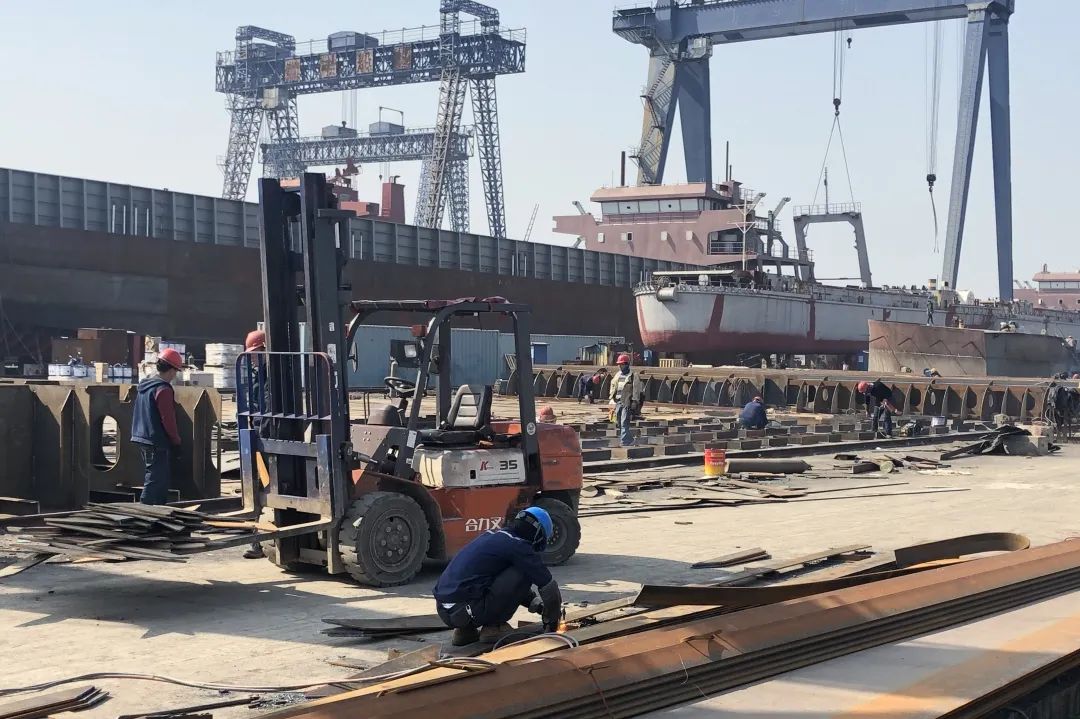 严防疫促复工连云港海事局助力船厂复工复产出实招