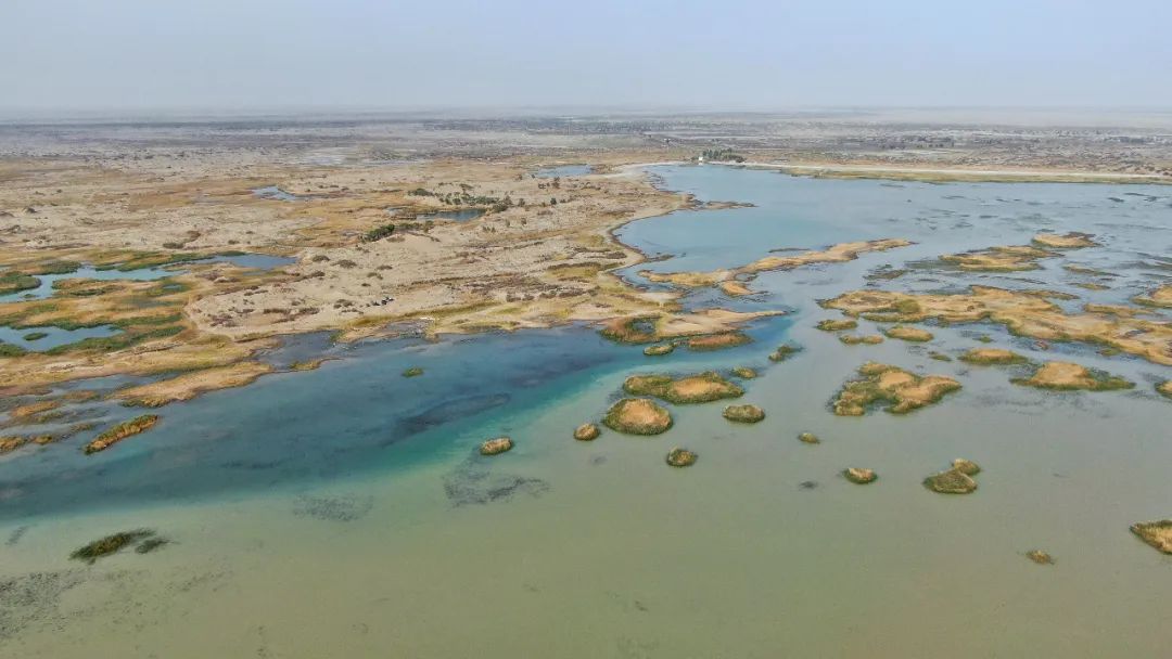 沙软,灰极大据记载,罗布泊之前遍地小湖