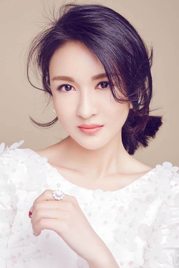 明星郑亦桐娱乐圈偶像演员清新优雅被誉为魅惑女神