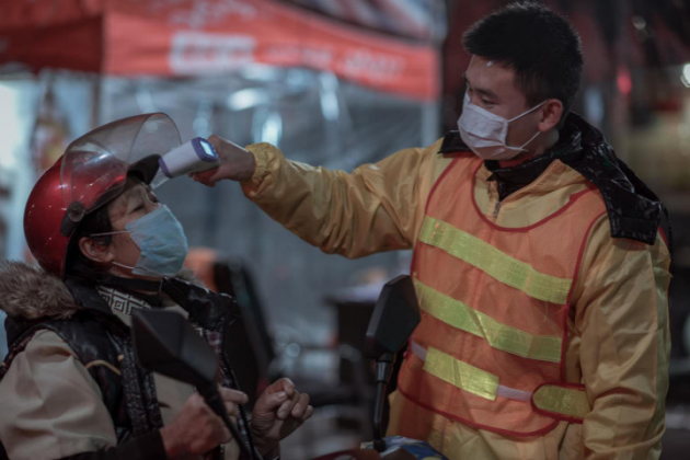 广东海洋大学寸金学院护校先锋营学子奉献青春力量