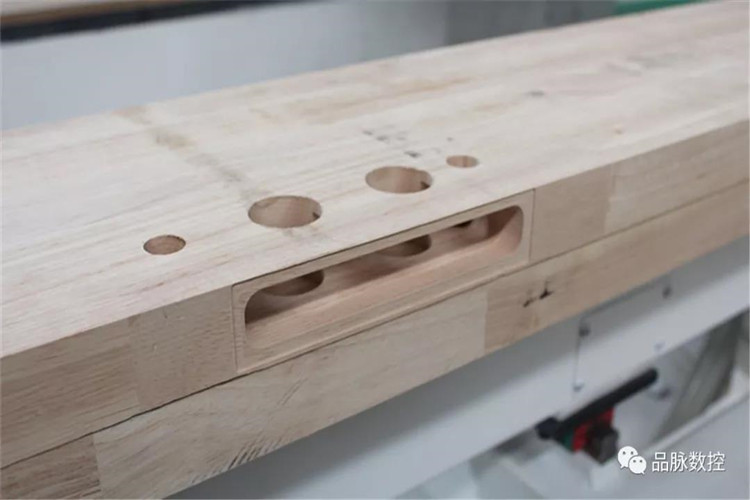 全自动木门生产线,实木拼装门,木门规方锁孔合页孔闭门器一体机