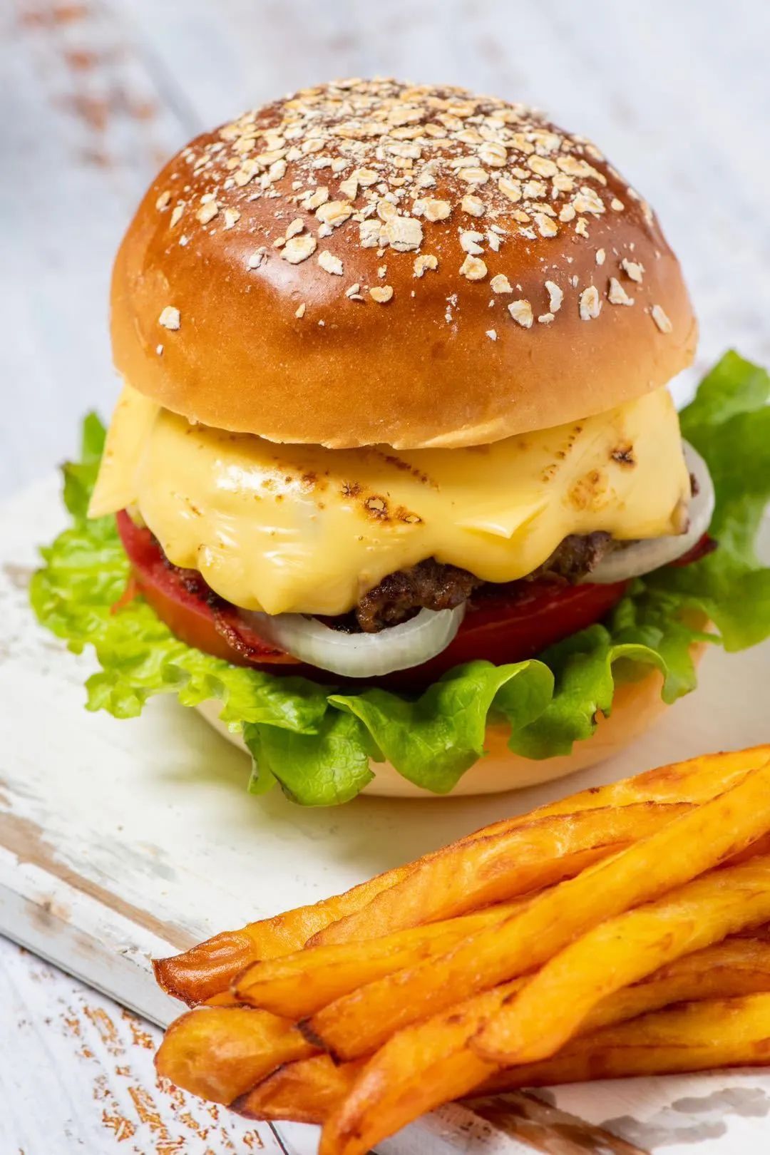 牛肉汉堡配红薯条外卖菜单价格:88元dk金枪鱼三文治配薯条外卖菜单