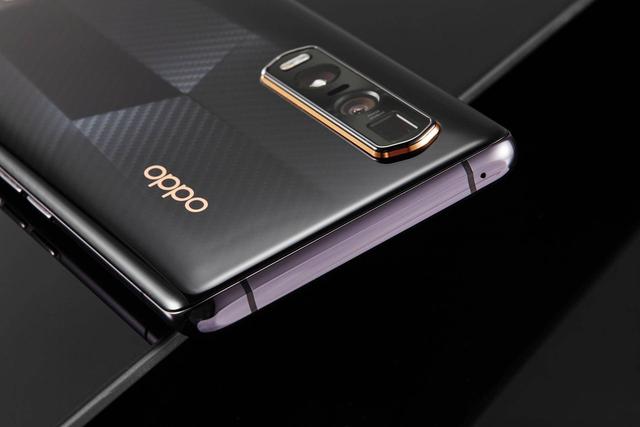 兰博基尼标准的大牛logo,而且细心的用户还能够发现,大牛logo以及oppo