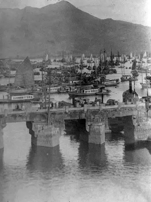 一组珍贵老照片再现这座古老且繁华的城市她是你的家乡吗