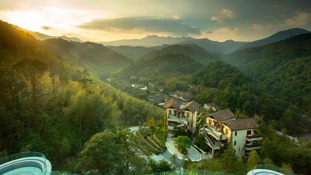 山林别墅,180°峭壁温泉,私享《国家地理》全球生态度假村