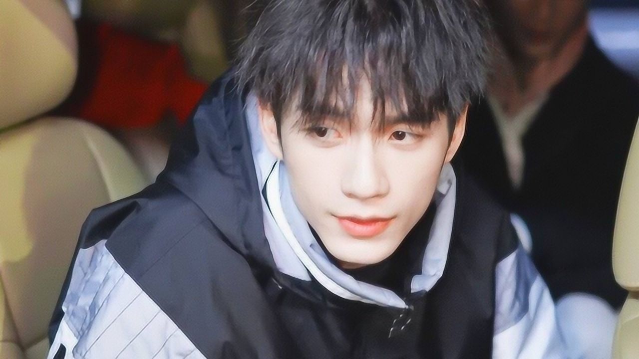 再现大批粉丝聚集?莫让"喜"变"忧",周震南,张颜齐处理得当