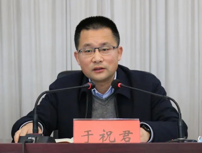 镇党委书记于祝君,镇党委副书记,镇长梅高亮,县人社