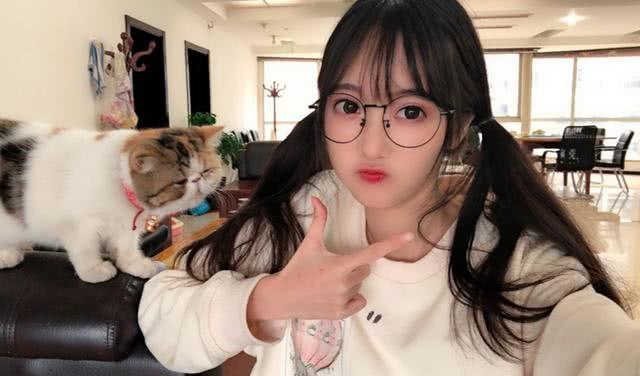 王者一姐瓜妹空降虎牙首秀撞车孤影生日人见人爱小天使