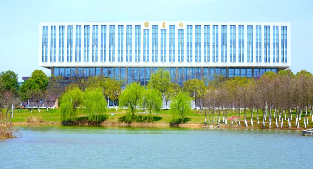 春始校园万物新我和春天有个约定