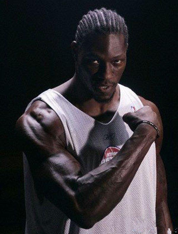 原创拥有麒麟臂的nba球员詹姆斯哈登上榜第一肌肉太强