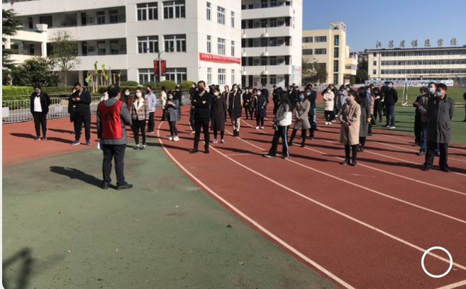 战"疫"规范化,演练实战化 ——海门市东洲中学举行疫情防控应急演练