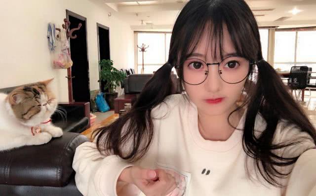 王者一姐瓜妹空降虎牙首秀撞车孤影生日人见人爱小天使