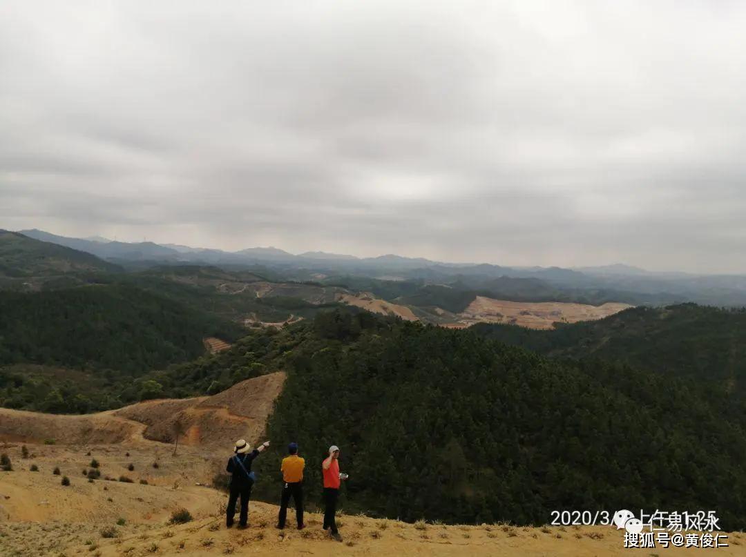 著名風水師黃俊仁帶領弟子考察傳說中的韓信點兵風水寶地_潮汕