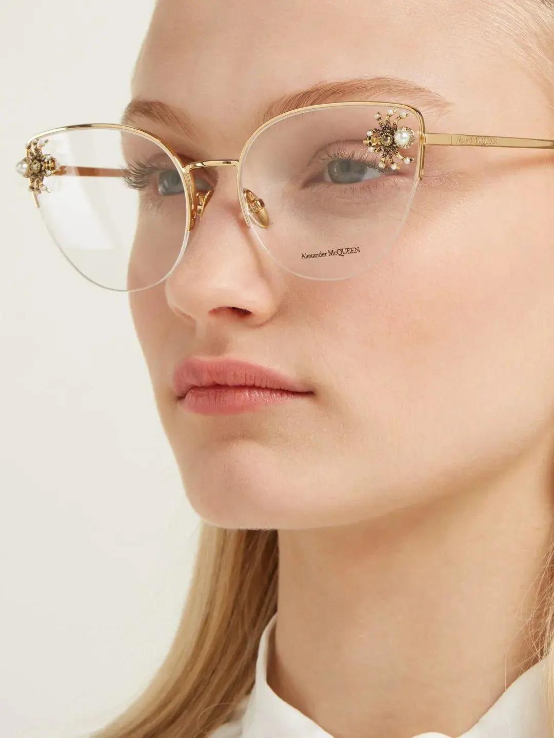 时尚眼镜6大造型 这才是女生必备的潮流配饰