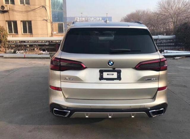 最精致的宝马x5亮相!香槟金色外观 运动包围,提速比gle还凌厉!